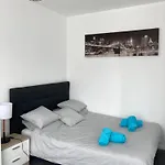 F1 hyper centre avec garage, terrasse 8 m2, lumineux, WIFI