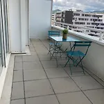 F1 hyper centre avec garage, terrasse 8 m2, lumineux, WIFI